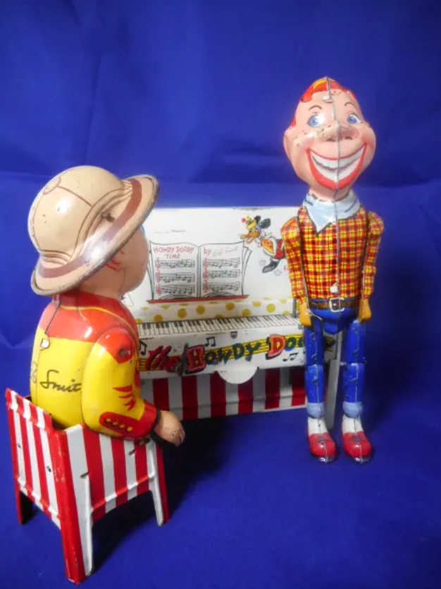 Antique Boxed Howdy Doody Unique Art Tin Wind up band
